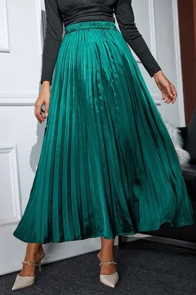 Elegant Pleated Midi Skirt with Stretchy Waistband