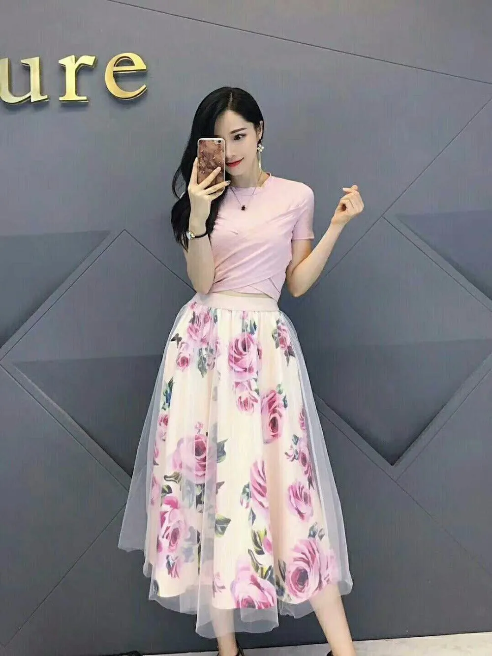 Irregular Vintage Skirt   T-Shirt Suit