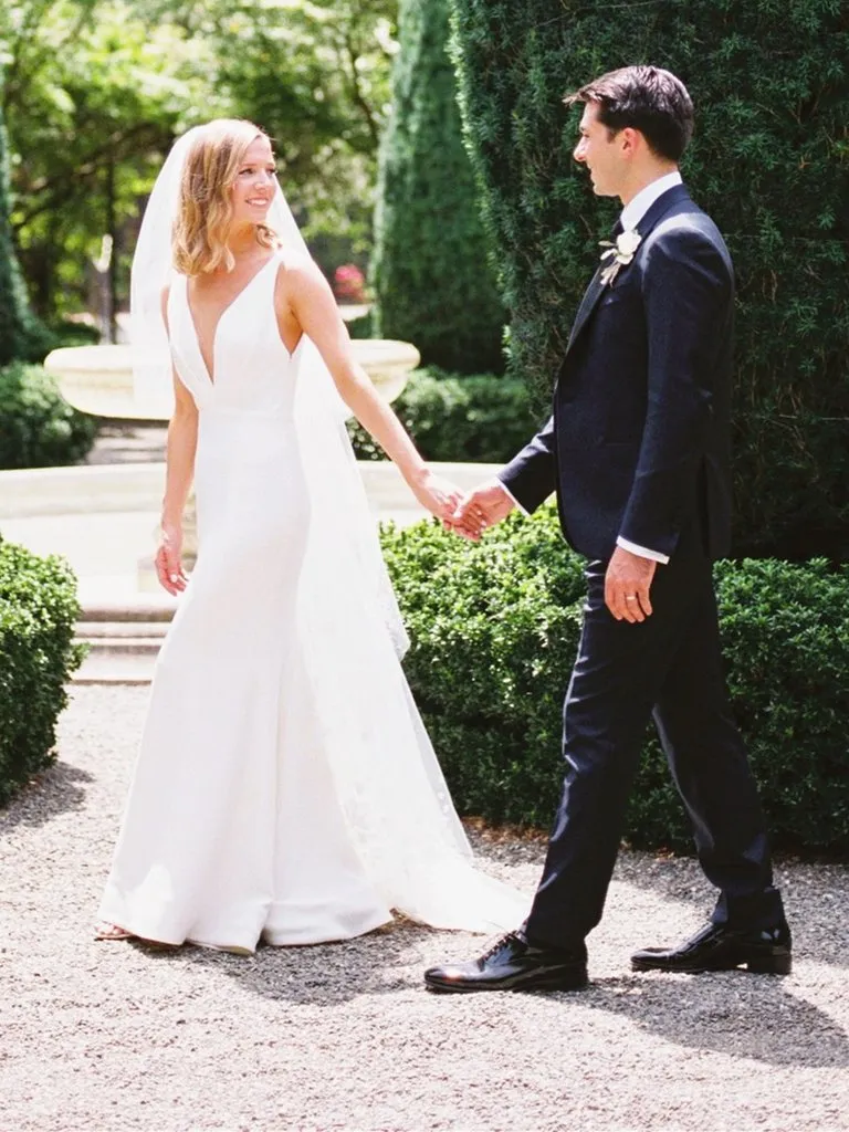 Luolandi Elegant Sheath V Neck Off White Wedding Dresses Simple Beach Wedding Gown Sexy